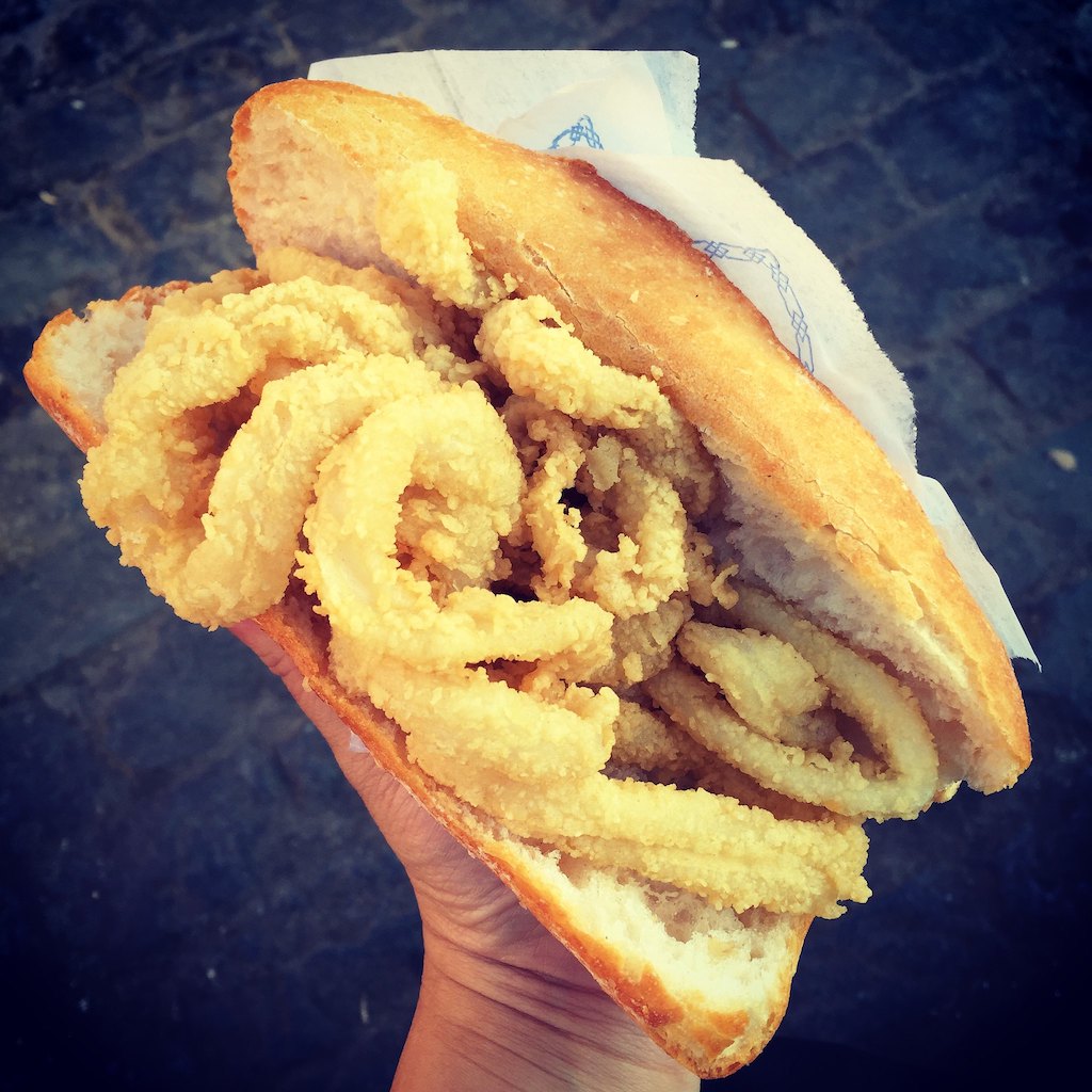 Sandwich de calamars (photo de Joy)